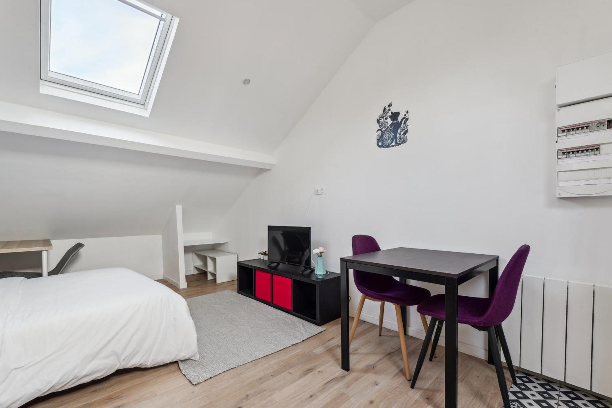 Budget Appart Avec Parking Au Centre-Ville Charleville-Mézières 外观 照片