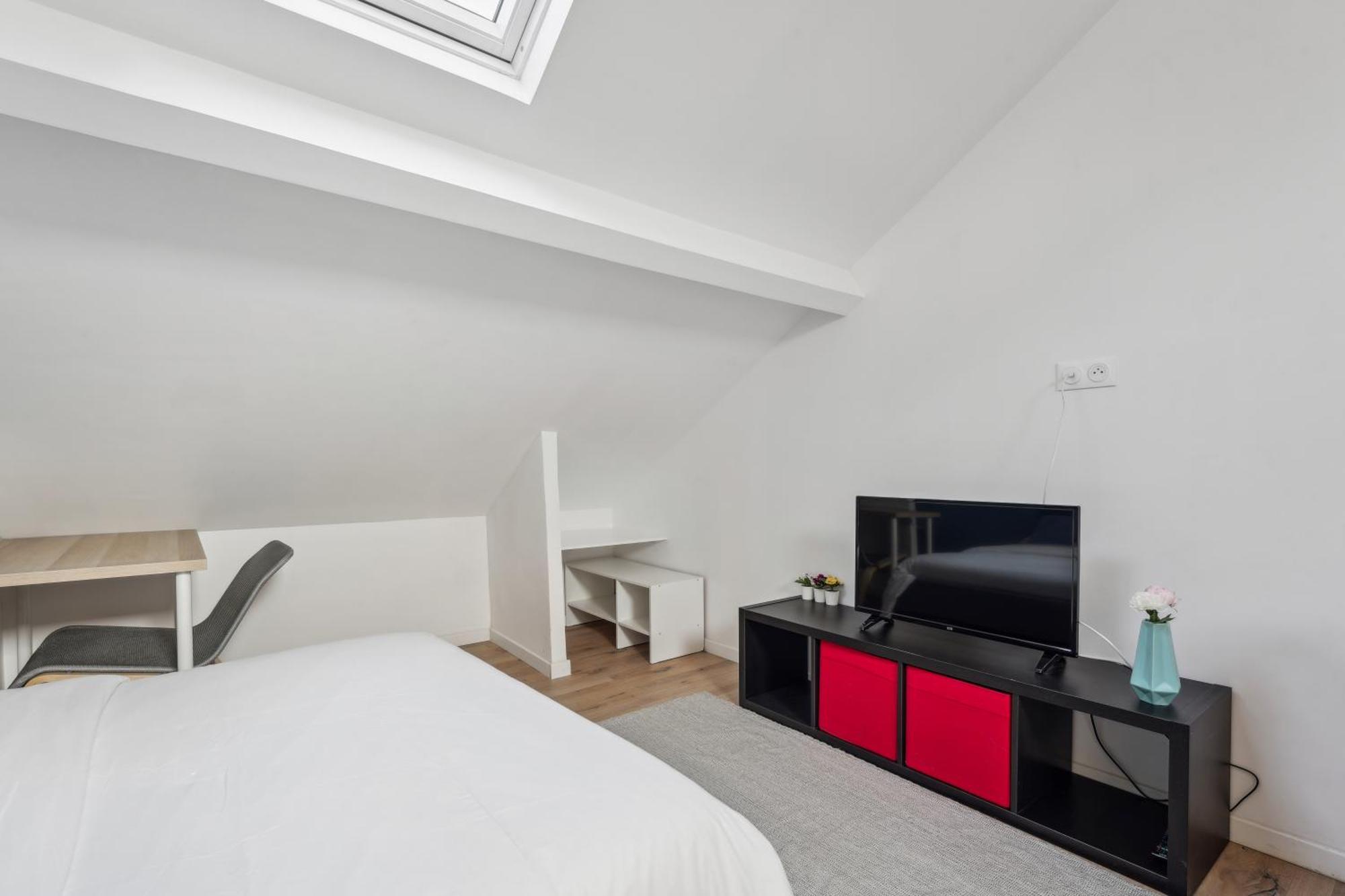 Budget Appart Avec Parking Au Centre-Ville Charleville-Mézières 外观 照片